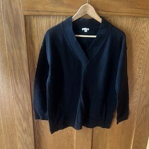 GAP Women's Black V-Neck Sweater